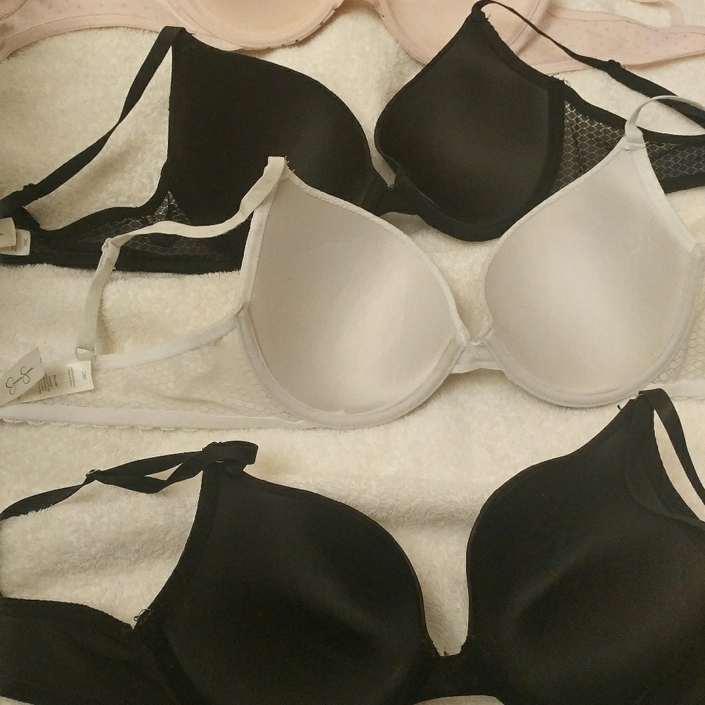 4 Jessica Simpson never worn bra's